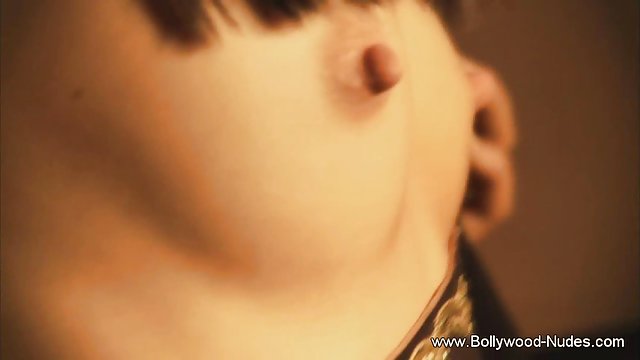 عوضی ناز از یک دیک سیاه لذت فیلمهای سکسی داغ داغ می برد