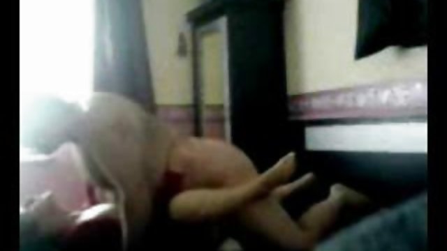 یک پسر در یک اتومبیل و بستنی جوجه داغ و سکسی را لعنتی کرد