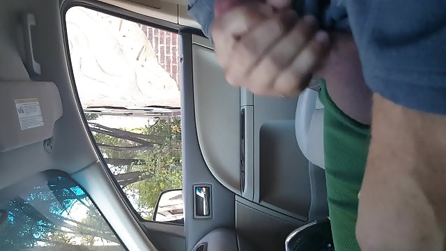 فاحشه یک سیاه کس داغ ایرونی پوست یک خروس بزرگ را می خورد