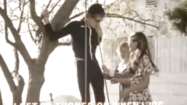 تقلب زن و شوهر با سکس خارجی داغ یک عاشق جوان