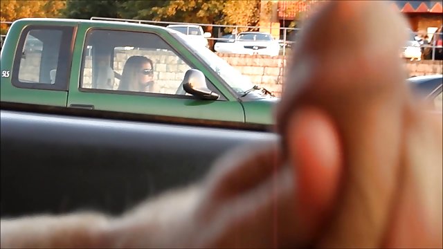 جوجه موی قرمز را بچرخید تا برای سکس داغ بکن بکن پول در پارک فاک کند